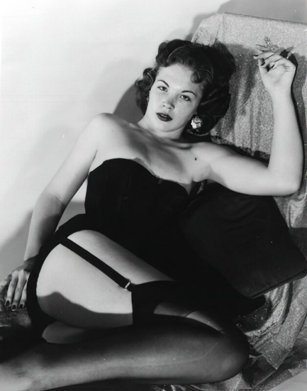 Retro Girls naked in the 1960's Vintage Erotica and Photo Image Galleries of Classic Women Nude in the 1960's