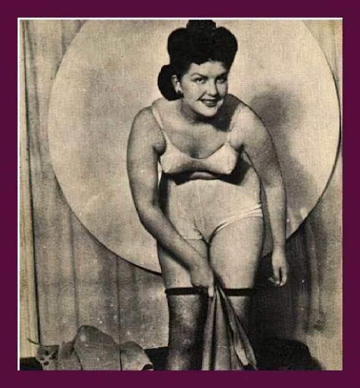 Vintage Women and Girls nude in the 1940's