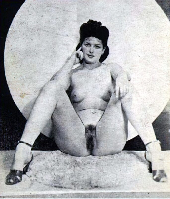 Vintage Erotica and Photo Image Galleries of Classic Women Nude in the 1950's