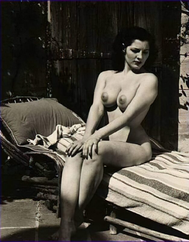 Retro Girls naked in the 1960's Vintage Erotica and Photo Image Galleries of Classic Women Nude in the 1960's