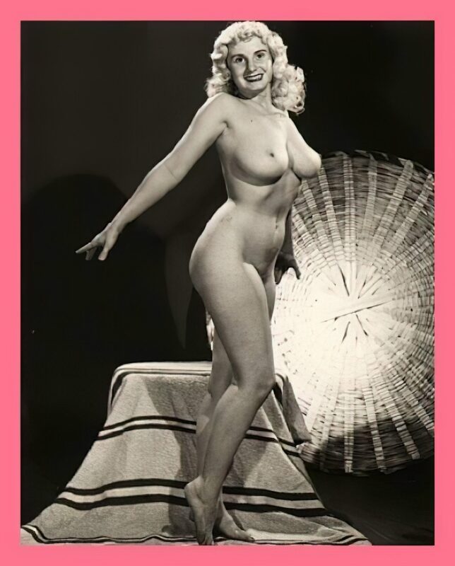 Vintage Erotica and Photo Image Galleries of Classic Women Nude in the 1950's