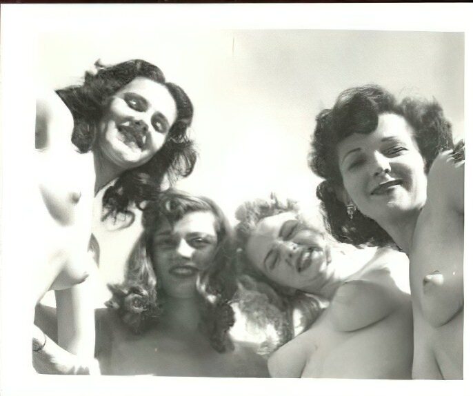 Retro Girls naked in the 1960's Vintage Erotica and Photo Image Galleries of Classic Women Nude in the 1960's