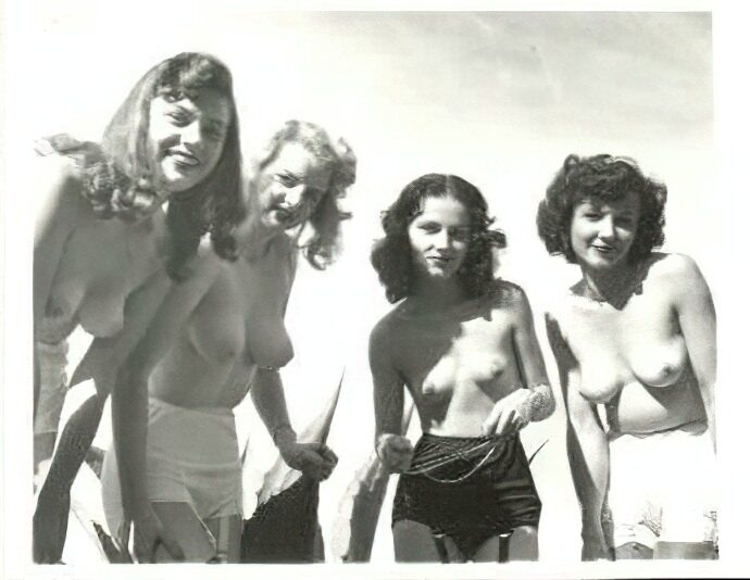 Retro Girls naked in the 1960's Vintage Erotica and Photo Image Galleries of Classic Women Nude in the 1960's