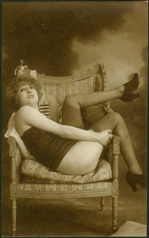 Classic Vintage Retro Nude Men and Women in Full Black and White from 1800s to the 1920's Volume 3 of Vintage Erotica and Photo Image Galleries of Classic Women Nude in the 1800s to the 1920s