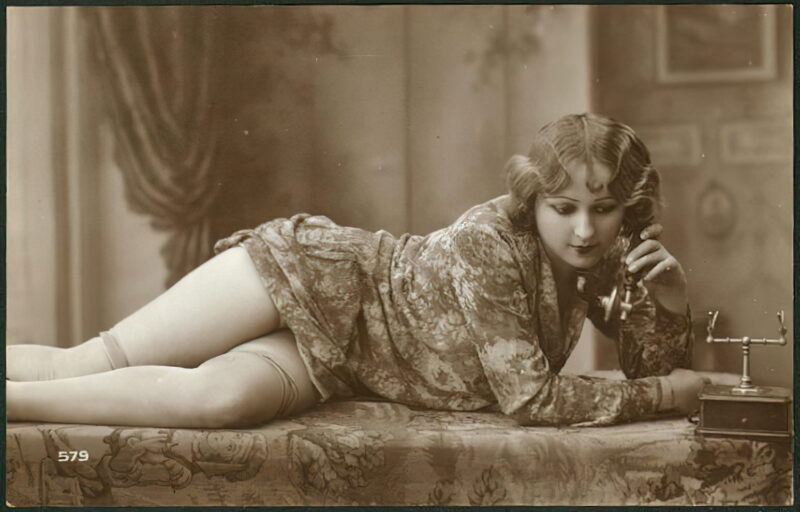 Classic Vintage Retro Nude Men and Women in Full Black and White from 1800s to the 1920's Volume 3 of Vintage Erotica and Photo Image Galleries of Classic Women Nude in the 1800s to the 1920s