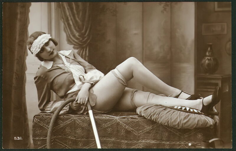 Classic Vintage Retro Nude Men and Women in Full Black and White from 1800s to the 1920's Volume 3 of Vintage Erotica and Photo Image Galleries of Classic Women Nude in the 1800s to the 1920s