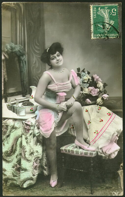 Classic Vintage Retro Nude Men and Women in Full Black and White from 1800s to the 1920's Volume 3 of Vintage Erotica and Photo Image Galleries of Classic Women Nude in the 1800s to the 1920s