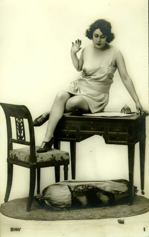 Very high Quality Nude Men and Women in Full Black and White from the Classic Vintage Retro Era Volume 2 of Vintage Erotica and Photo Image Galleries of Classic Women Nude in the 1800s to the 1920s