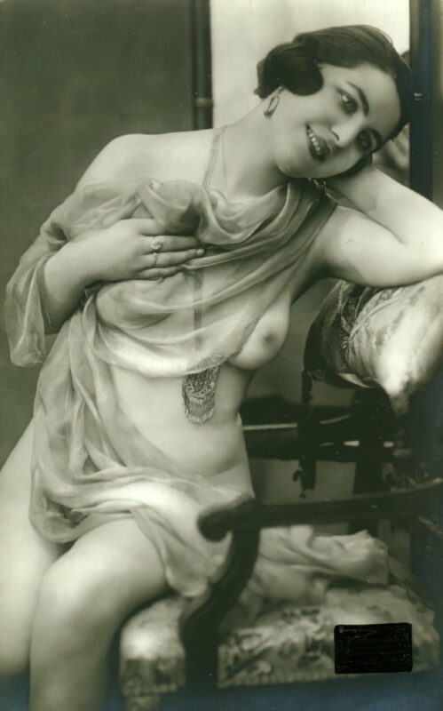 Very high Quality Nude Men and Women in Full Black and White from the Classic Vintage Retro Era Volume 2 of Vintage Erotica and Photo Image Galleries of Classic Women Nude in the 1800s to the 1920s