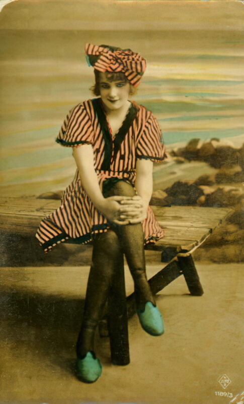 Very high Quality Nude Men and Women in Full Black and White from the Classic Vintage Retro Era Volume 2 of Vintage Erotica and Photo Image Galleries of Classic Women Nude in the 1800s to the 1920s