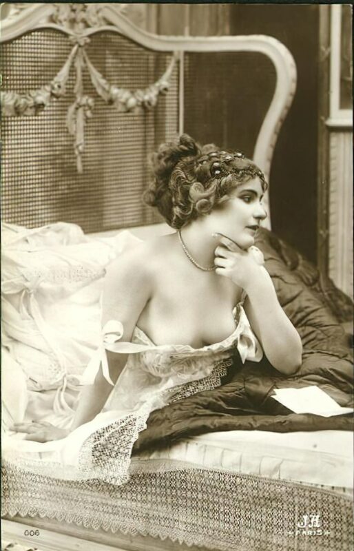 Very high Quality Nude Men and Women in Full Black and White from the Classic Vintage Retro Era Volume 2 of Vintage Erotica and Photo Image Galleries of Classic Women Nude in the 1800s to the 1920s