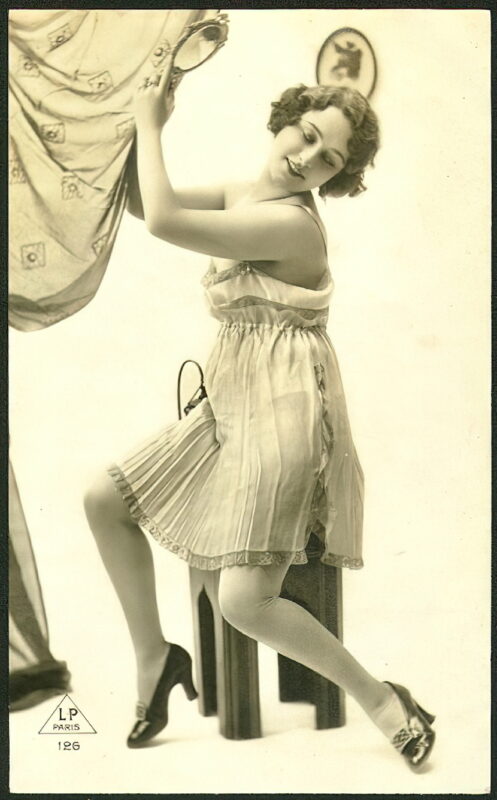 Very high Quality Nude Men and Women in Full Black and White from the Classic Vintage Retro Era Volume 2 of Vintage Erotica and Photo Image Galleries of Classic Women Nude in the 1800s to the 1920s