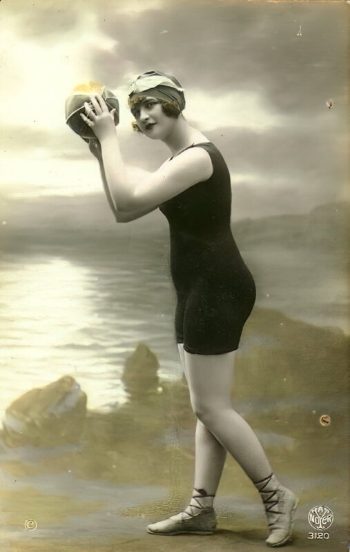 Very high Quality Nude Men and Women in Full Black and White from the Classic Vintage Retro Era Volume 2 of Vintage Erotica and Photo Image Galleries of Classic Women Nude in the 1800s to the 1920s