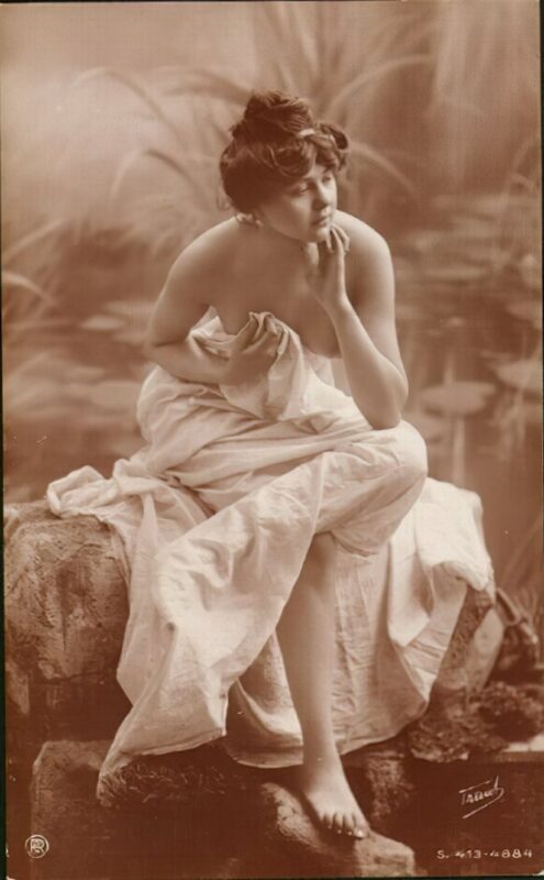 Very high Quality Nude Men and Women in Full Black and White from the Classic Vintage Retro Era Volume 2 of Vintage Erotica and Photo Image Galleries of Classic Women Nude in the 1800s to the 1920s