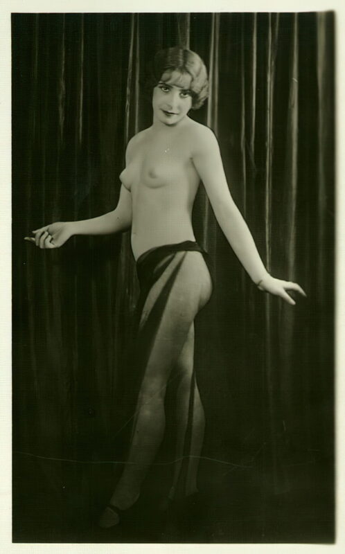 Very high Quality Nude Men and Women in Full Black and White from the Classic Vintage Retro Era Volume 2 of Vintage Erotica and Photo Image Galleries of Classic Women Nude in the 1800s to the 1920s