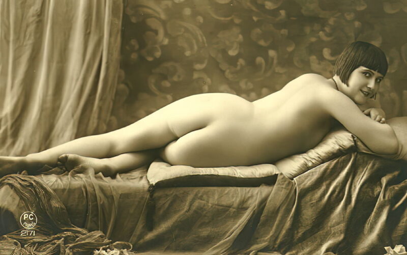 Very high Quality Nude Men and Women in Full Black and White from the Classic Vintage Retro Era Volume 2 of Vintage Erotica and Photo Image Galleries of Classic Women Nude in the 1800s to the 1920s