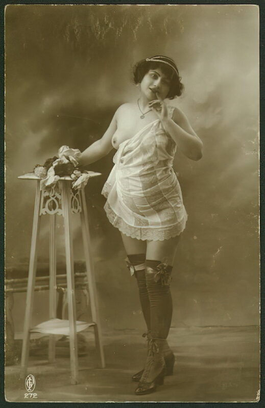 Very high Quality Nude Men and Women in Full Black and White from the Classic Vintage Retro Era Volume 2 of Vintage Erotica and Photo Image Galleries of Classic Women Nude in the 1800s to the 1920s