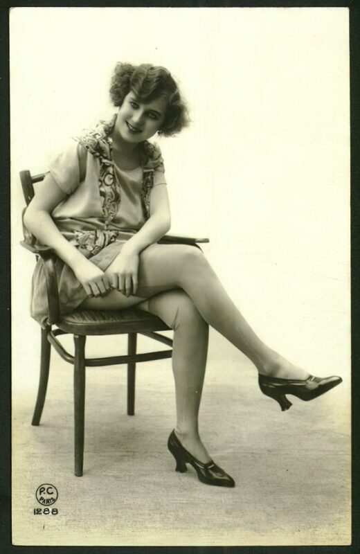 Very high Quality Nude Men and Women in Full Black and White from the Classic Vintage Retro Era Volume 2 of Vintage Erotica and Photo Image Galleries of Classic Women Nude in the 1800s to the 1920s