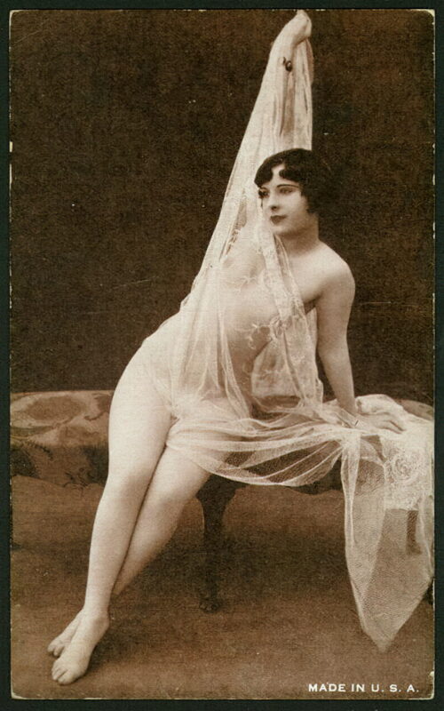 Very high Quality Nude Men and Women in Full Black and White from the Classic Vintage Retro Era Volume 2 of Vintage Erotica and Photo Image Galleries of Classic Women Nude in the 1800s to the 1920s