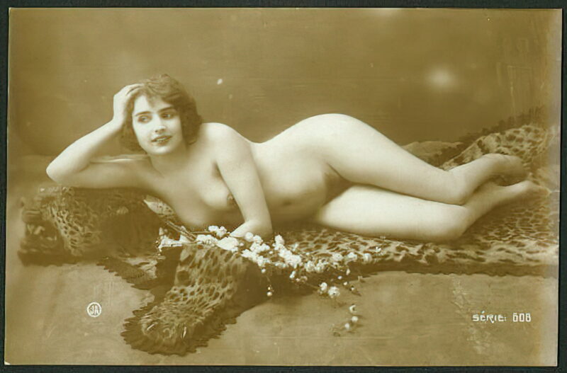 Very high Quality Nude Men and Women in Full Black and White from the Classic Vintage Retro Era Volume 2 of Vintage Erotica and Photo Image Galleries of Classic Women Nude in the 1800s to the 1920s