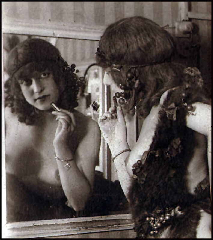 Very high Quality Nude Men and Women in Full Black and White from the Classic Vintage Retro Era Volume 2 of Vintage Erotica and Photo Image Galleries of Classic Women Nude in the 1800s to the 1920s