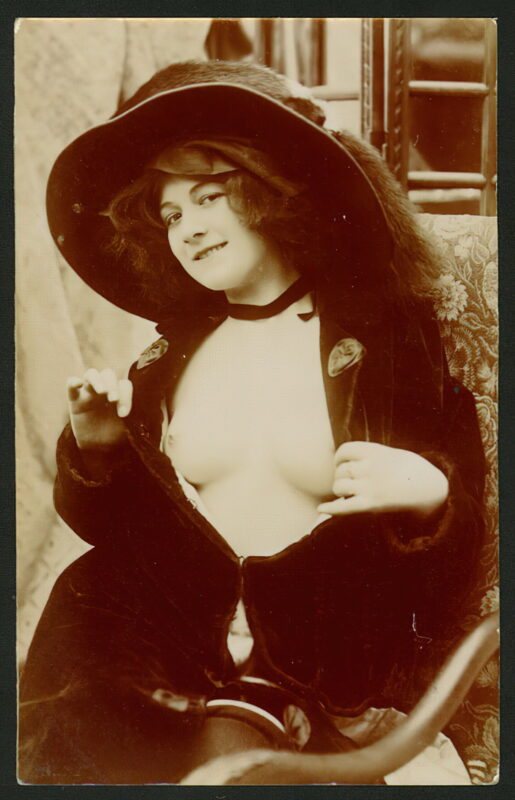 Very high Quality Nude Men and Women in Full Black and White from the Classic Vintage Retro Era Volume 2 of Vintage Erotica and Photo Image Galleries of Classic Women Nude in the 1800s to the 1920s