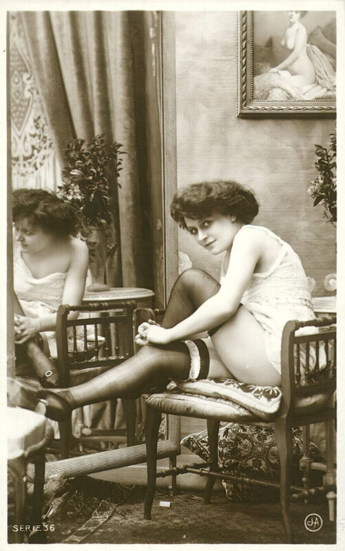 Very high Quality Nude Men and Women in Full Black and White from the Classic Vintage Retro Era Volume 2 of Vintage Erotica and Photo Image Galleries of Classic Women Nude in the 1800s to the 1920s