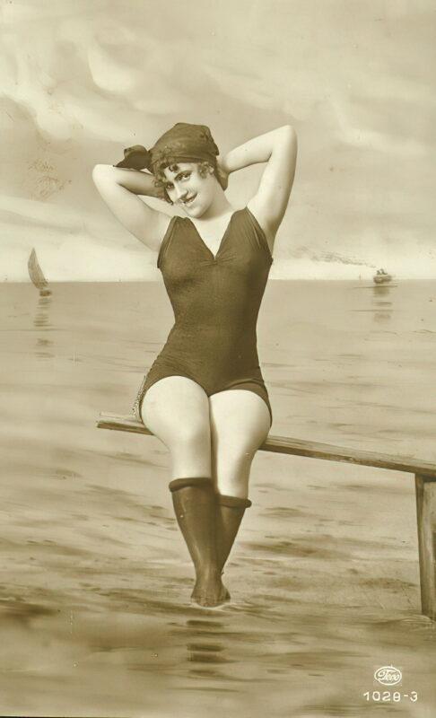 Very high Quality Nude Men and Women in Full Black and White from the Classic Vintage Retro Era Volume 2 of Vintage Erotica and Photo Image Galleries of Classic Women Nude in the 1800s to the 1920s