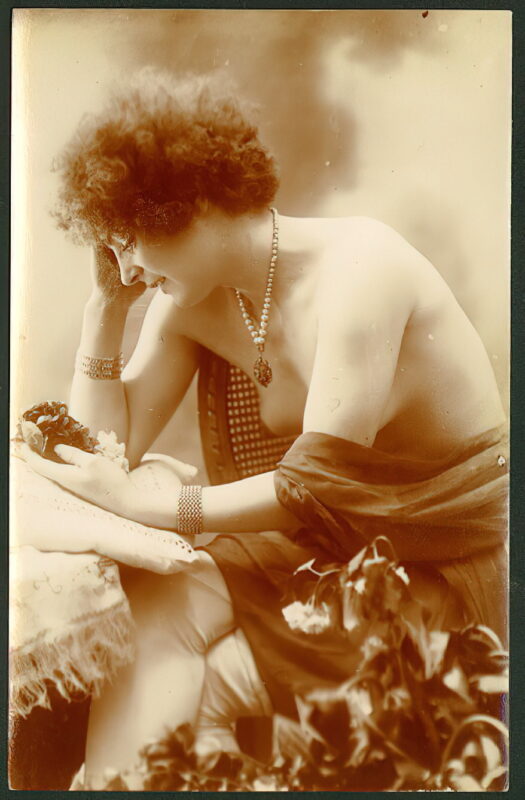 Very high Quality Nude Men and Women in Full Black and White from the Classic Vintage Retro Era Volume 2 of Vintage Erotica and Photo Image Galleries of Classic Women Nude in the 1800s to the 1920s