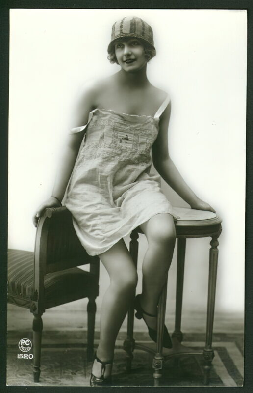 Very high Quality Nude Men and Women in Full Black and White from the Classic Vintage Retro Era Volume 2 of Vintage Erotica and Photo Image Galleries of Classic Women Nude in the 1800s to the 1920s