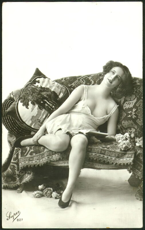 Very high Quality Nude Men and Women in Full Black and White from the Classic Vintage Retro Era Volume 2 of Vintage Erotica and Photo Image Galleries of Classic Women Nude in the 1800s to the 1920s