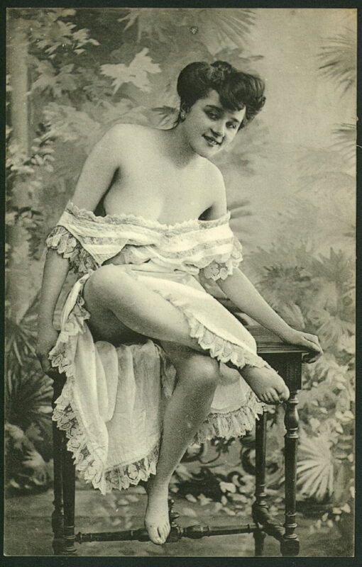 Very high Quality Nude Men and Women in Full Black and White from the Classic Vintage Retro Era Volume 2 of Vintage Erotica and Photo Image Galleries of Classic Women Nude in the 1800s to the 1920s