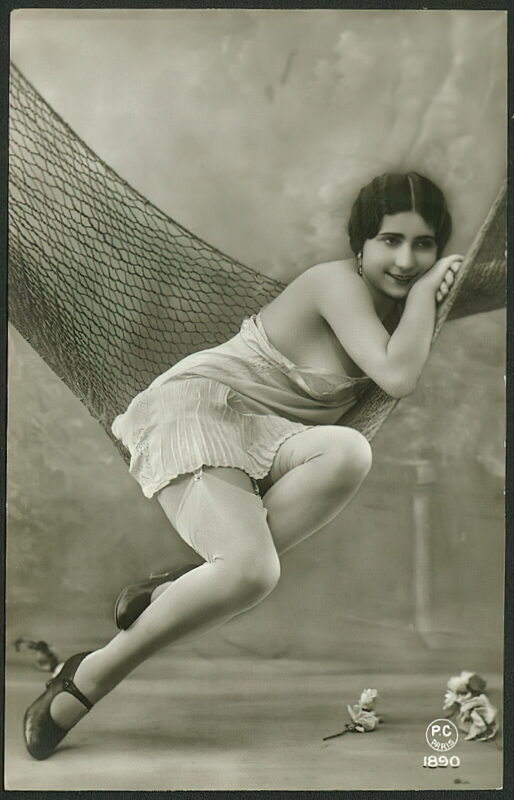 Very high Quality Nude Men and Women in Full Black and White from the Classic Vintage Retro Era Volume 2 of Vintage Erotica and Photo Image Galleries of Classic Women Nude in the 1800s to the 1920s