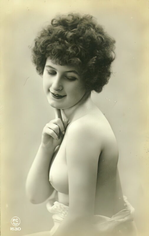 Very high Quality Nude Men and Women in Full Black and White from the Classic Vintage Retro Era Volume 2 of Vintage Erotica and Photo Image Galleries of Classic Women Nude in the 1800s to the 1920s