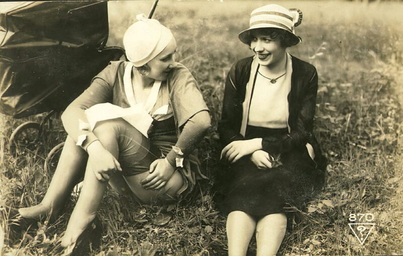 Very high Quality Nude Men and Women in Full Black and White from the Classic Vintage Retro Era Volume 2 of Vintage Erotica and Photo Image Galleries of Classic Women Nude in the 1800s to the 1920s