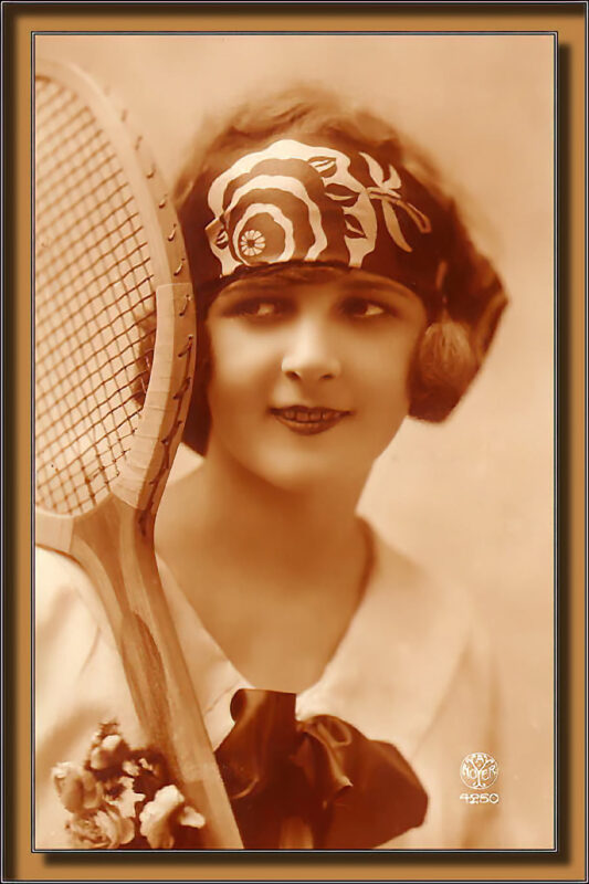 Very high Quality Nude Men and Women in Full Black and White from the Classic Vintage Retro Era Volume 2 of Vintage Erotica and Photo Image Galleries of Classic Women Nude in the 1800s to the 1920s