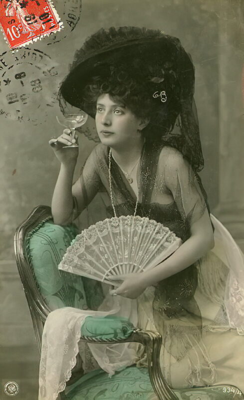 Very high Quality Nude Men and Women in Full Black and White from the Classic Vintage Retro Era Volume 2 of Vintage Erotica and Photo Image Galleries of Classic Women Nude in the 1800s to the 1920s