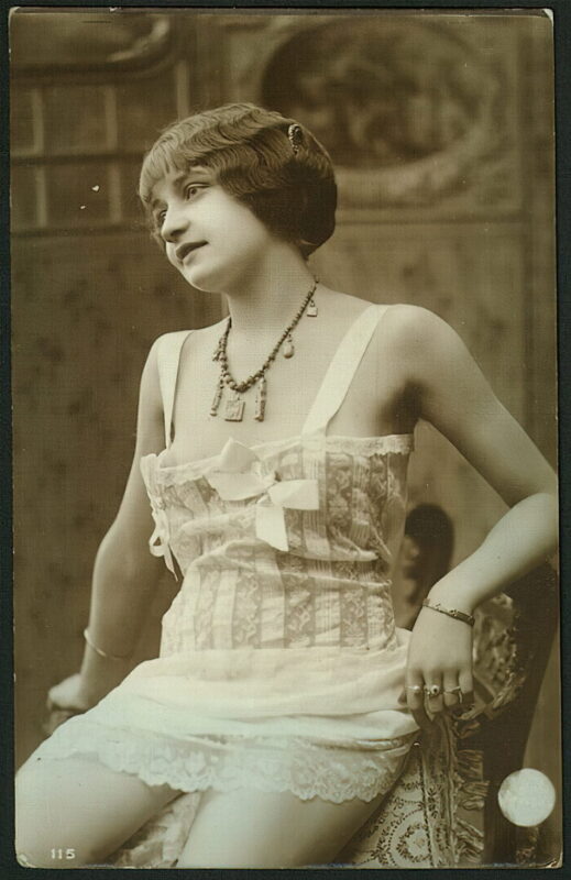 Classic Vintage Retro Nude Men and Women in Full Black and White from 1800s to the 1920's Volume 3 of Vintage Erotica and Photo Image Galleries of Classic Women Nude in the 1800s to the 1920s