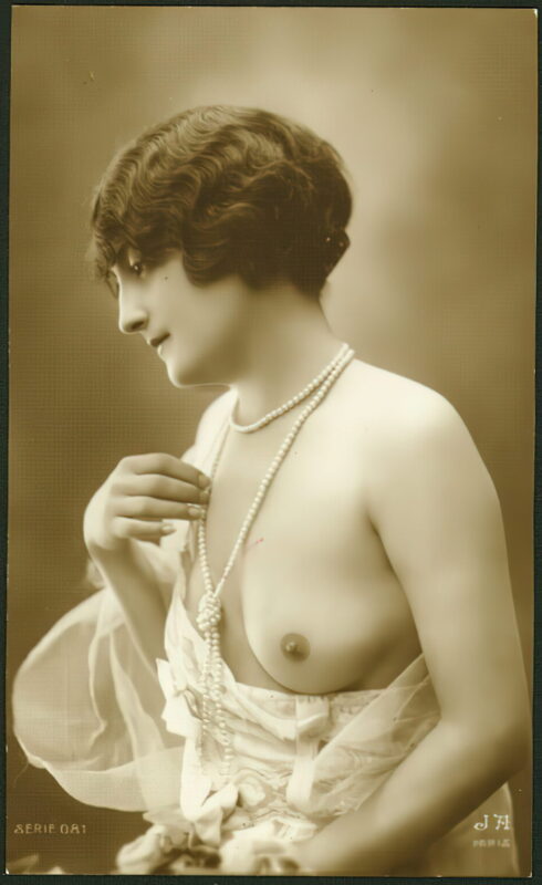 Classic Vintage Retro Nude Men and Women in Full Black and White from 1800s to the 1920's Volume 3 of Vintage Erotica and Photo Image Galleries of Classic Women Nude in the 1800s to the 1920s