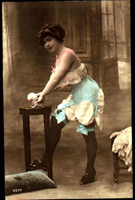 Photo 257 - Color Tint Vintage Nude Men and Women Sepia, Monochrome and Others Photo 257 - Color Tint Vintage Nude Men and Women Sepia, Monochrome and Others