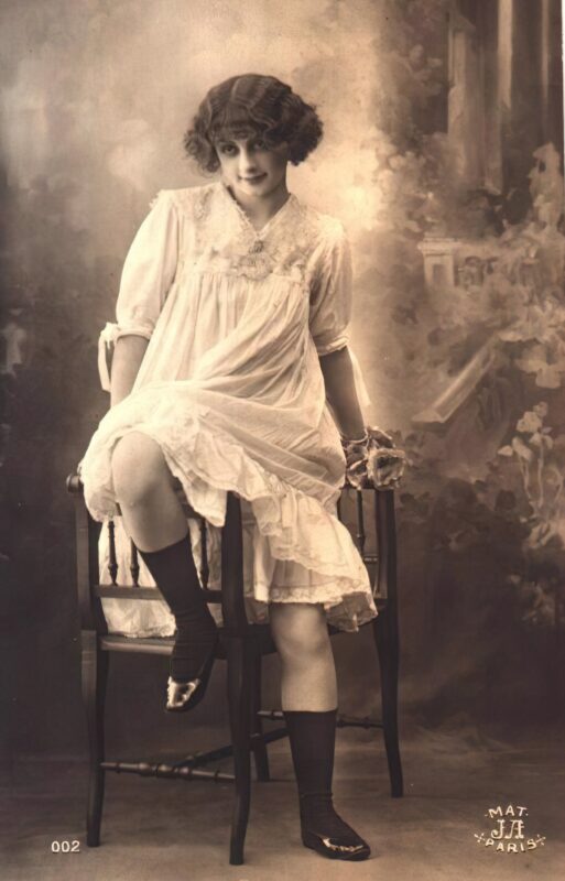 Classic Vintage Retro Nude Men and Women in Full Black and White from 1800s to the 1920's Volume 3 of Vintage Erotica and Photo Image Galleries of Classic Women Nude in the 1800s to the 1920s