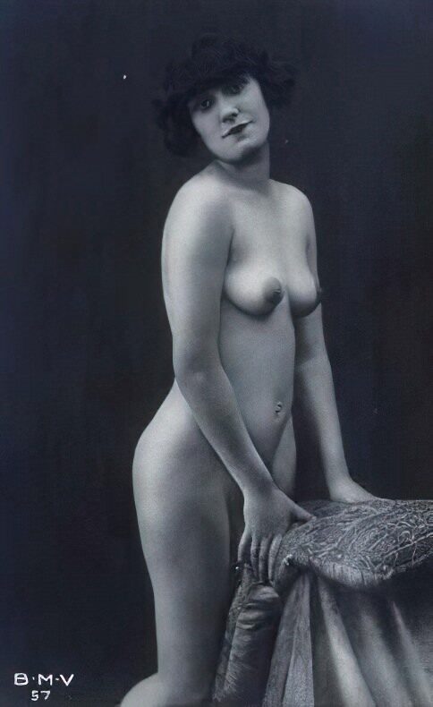 Volume 3 of Black and White Photo of Naked / Nude Women and Girls in the Vintage Era