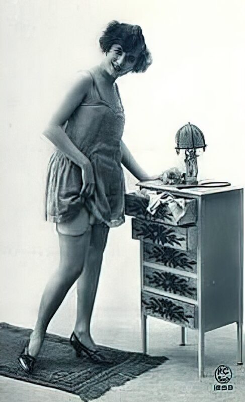 Vintage Nude Girl Mixed, Upscaled - Volume 2 - Photo 235