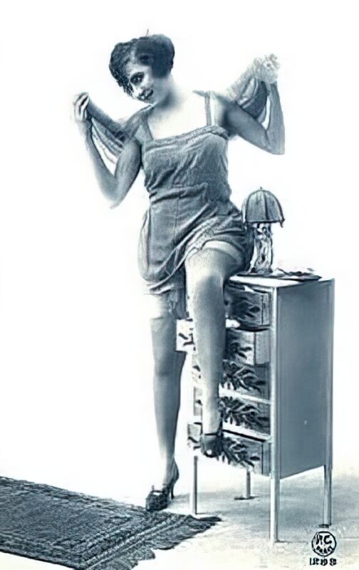 Vintage Nude Girl Mixed, Upscaled - Volume 2 - Photo 237