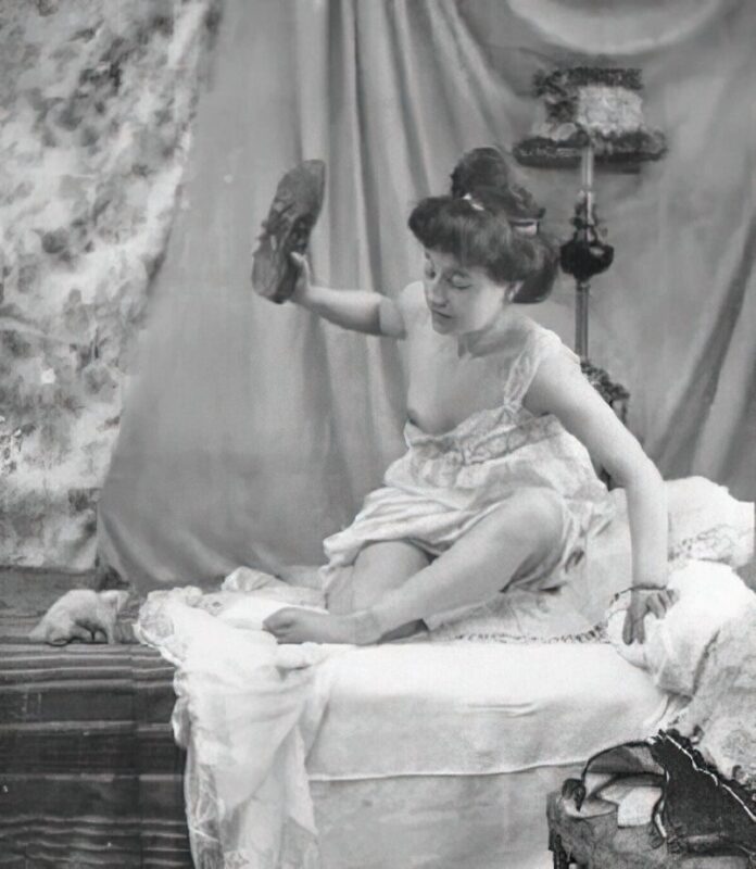 Vintage Nude Girl Mixed, Upscaled - Volume 2 - Photo 244