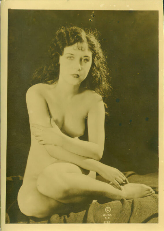 Volume 1 of Black and White Image of Naked / Nude Woman in the Classic Retro Period Volume 1 of Black and White Photo of Naked / Nude Women and Girls in the Vintage Era