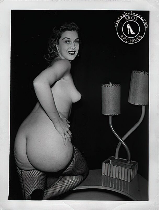 Retro Girls naked in the 1960's Vintage Erotica and Photo Image Galleries of Classic Women Nude in the 1960's