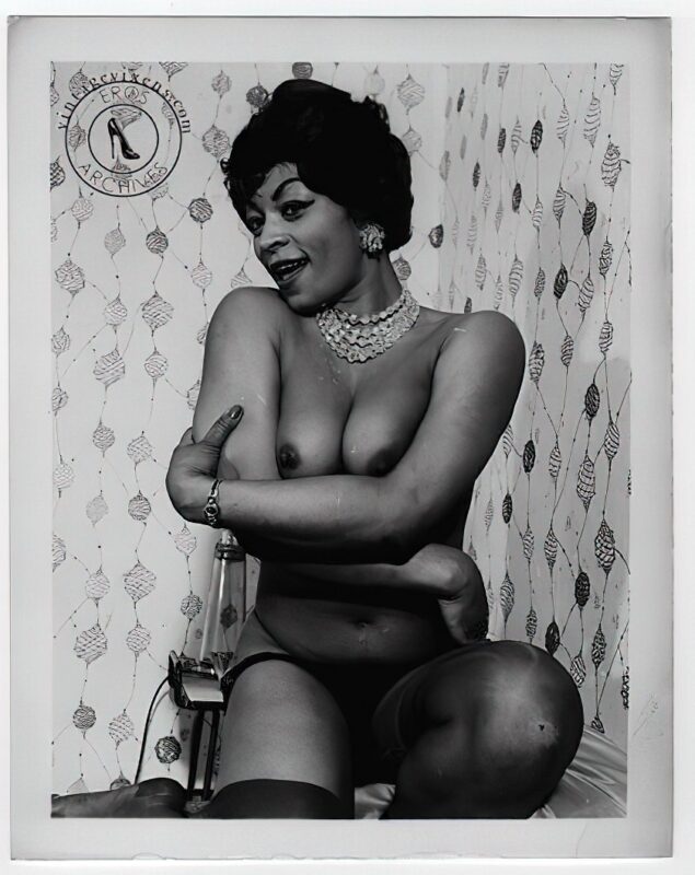 Retro Girls naked in the 1960's Vintage Erotica and Photo Image Galleries of Classic Women Nude in the 1960's