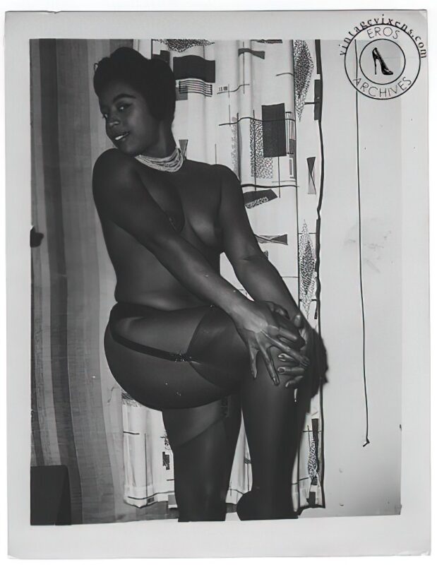 Retro Girls naked in the 1960's Vintage Erotica and Photo Image Galleries of Classic Women Nude in the 1960's