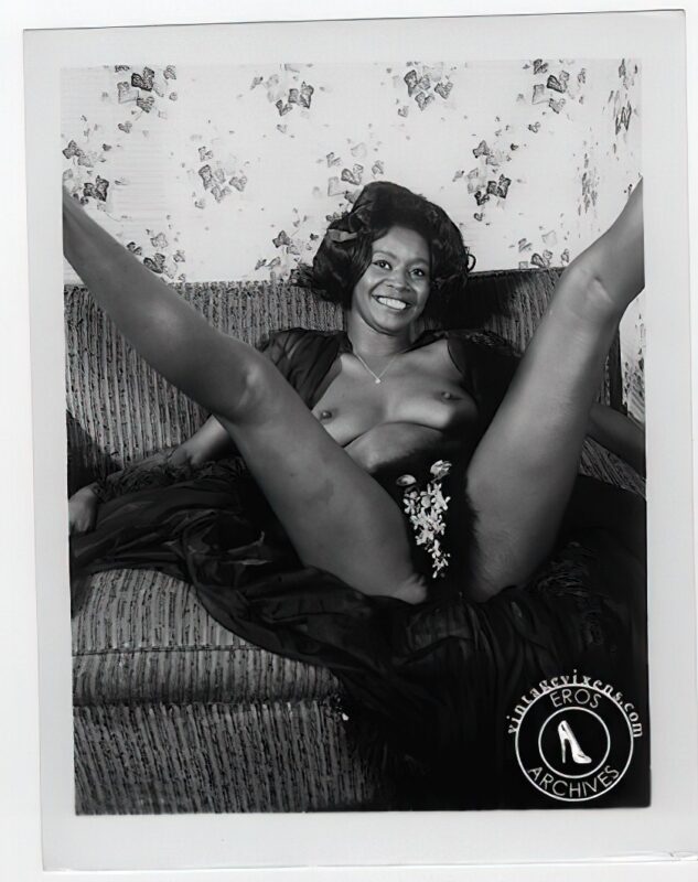 Retro Girls naked in the 1960's Vintage Erotica and Photo Image Galleries of Classic Women Nude in the 1960's